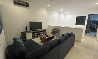 Casa en Venta en Privada Gran Valle Cholul | 3 habitaciones + cuarto de servicio