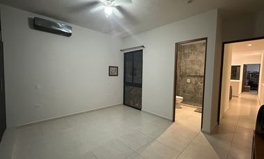 Casa en Venta en Privada Gran Valle Cholul | 3 habitaciones + cuarto de servicio