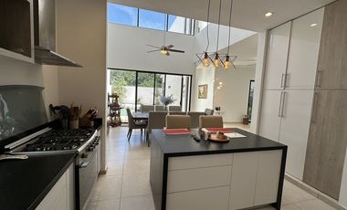 Casa en Venta en Privada Gran Valle Cholul | 3 habitaciones + cuarto de servicio