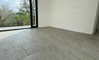 CASA EN RENTA MERIDA, CHOLUL, PRIVADA OASIS, DISPONIBLE.