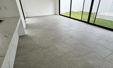 CASA EN RENTA MERIDA, CHOLUL, PRIVADA OASIS, DISPONIBLE.