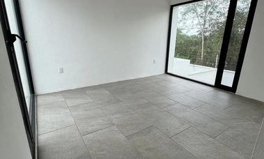 CASA EN RENTA MERIDA, CHOLUL, PRIVADA OASIS, DISPONIBLE.