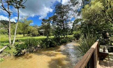 Casa en Venta en El Retiro con Cascada