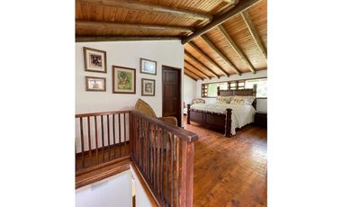 Casa en Venta en El Retiro con Cascada