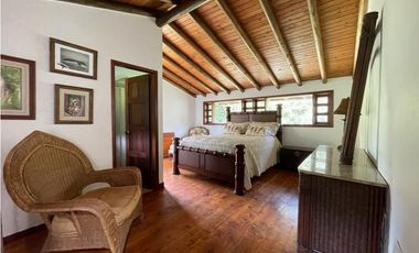 Casa en Venta en El Retiro con Cascada