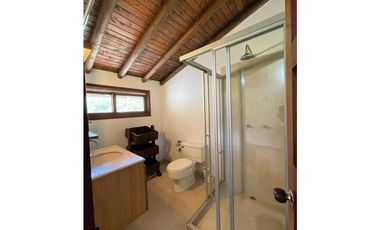 Casa en Venta en El Retiro con Cascada