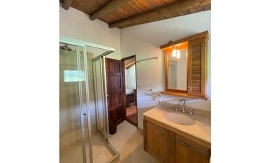 Casa en Venta en El Retiro con Cascada