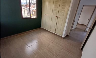 CASA EN EL BARRIO LIMONAR