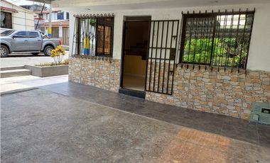 CASA EN EL BARRIO LIMONAR