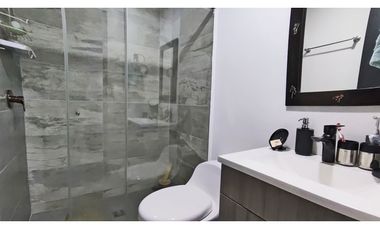 Vendo moderna casa remodelada en Castropol unidad cerrada