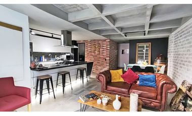 Vendo moderna casa remodelada en Castropol unidad cerrada