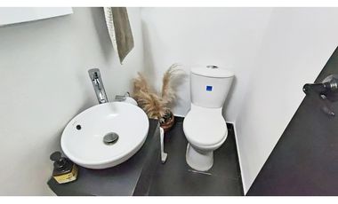 Vendo moderna casa remodelada en Castropol unidad cerrada