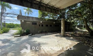 VENTA DE LOCAL EN ZONA INDUSTRIAL MAMONAL - CARTAGENA