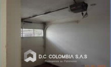 CASA EN VENTA URBANIZACIÓN VILLA REAL - MONTERA - CÓRDOBA