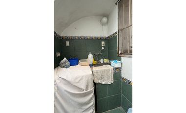 ALQUILER CASA EN CALLE MARIANO MORENO1028