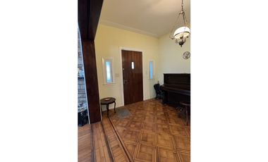 ALQUILER CASA EN CALLE MARIANO MORENO1028