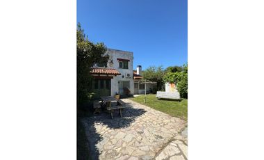 ALQUILER CASA EN CALLE MARIANO MORENO1028