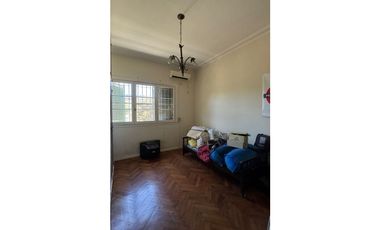 ALQUILER CASA EN CALLE MARIANO MORENO1028