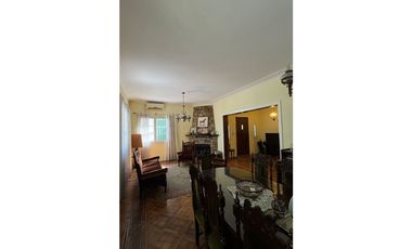 ALQUILER CASA EN CALLE MARIANO MORENO1028