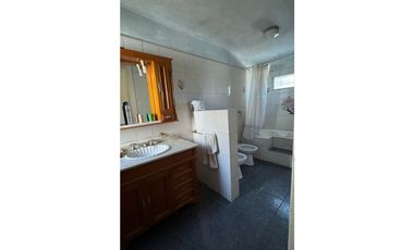 ALQUILER CASA EN CALLE MARIANO MORENO1028