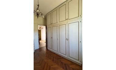 ALQUILER CASA EN CALLE MARIANO MORENO1028