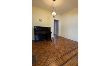 ALQUILER CASA EN CALLE MARIANO MORENO1028