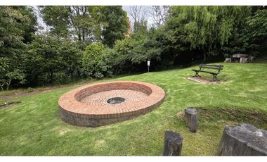 ARRIENDO APARTAMENTO EN BALCONES DE LINDARAJA CERROS DE SUBA (IC)