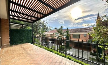 Hermosa casa en renta - Loma de los benedictinos