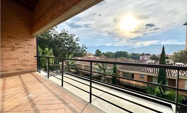 Hermosa casa en renta - Loma de los benedictinos