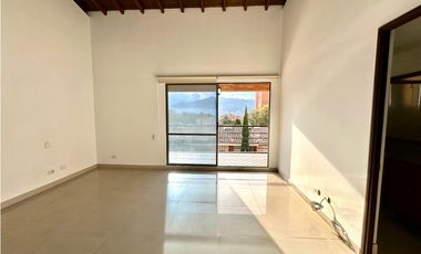 Hermosa casa en renta - Loma de los benedictinos