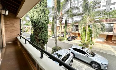 Hermosa casa en renta - Loma de los benedictinos