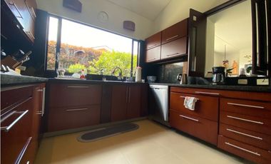 VENDO HERMOSA CASA EN CAJICA.