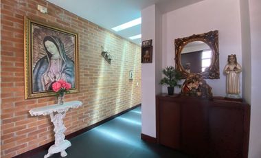 VENDO HERMOSA CASA EN CAJICA.