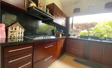 VENDO HERMOSA CASA EN CAJICA.