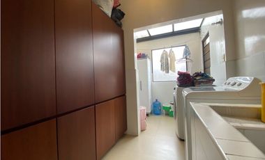 VENDO HERMOSA CASA EN CAJICA.