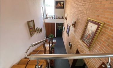 VENDO HERMOSA CASA EN CAJICA.