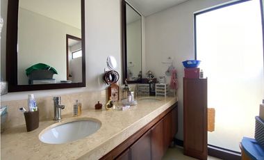 VENDO HERMOSA CASA EN CAJICA.