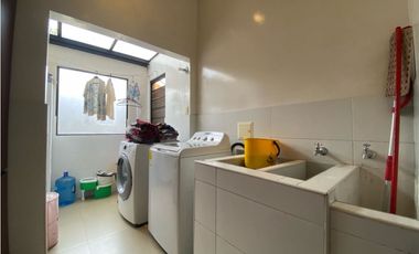 VENDO HERMOSA CASA EN CAJICA.