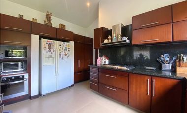 VENDO HERMOSA CASA EN CAJICA.