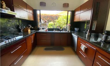 VENDO HERMOSA CASA EN CAJICA.