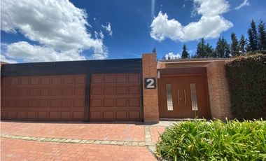 VENDO HERMOSA CASA EN CAJICA.