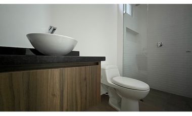 SE VENDE HERMOSA CASA PARA ESTRENAR SECTOR CERRITOS-UKUMARI PEREIRA