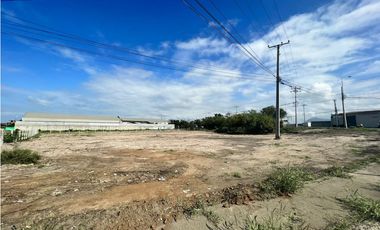 Terreno Esquinero en Alquiler – A Pocos Pasos del Aeropuerto de Manta