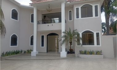 Samborondón, Hermosa Casa en Venta y Renta, 600m2