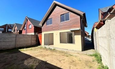 Casa en Venta en 32 y medio oriente B 2167 Las Rastras IV