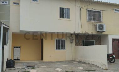 Hermosa casa en venta en Ciudad jardin, Montecristi