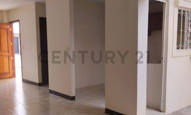 Hermosa casa en venta en Ciudad jardin, Montecristi