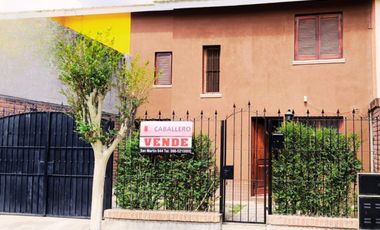 Casa en venta c/ cochera en Palpalá
