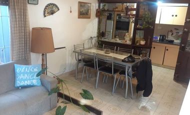 Casa PH en venta en Bernal Centro