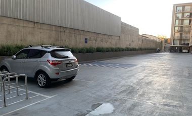 EXCELENTE UBICACIÓN EN SANTIAGO V. MACKENNA/AV. MATTA